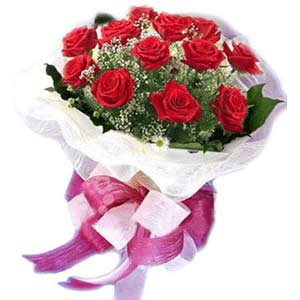  Bingöl Gölüm Çiçek çiçek satışı  11 adet kırmızı güllerden buket modeli