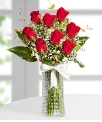 7 Adet vazoda kırmızı gül sevgiliye özel  Bingöl Gölüm Çiçek çiçek siparişi sitesi 