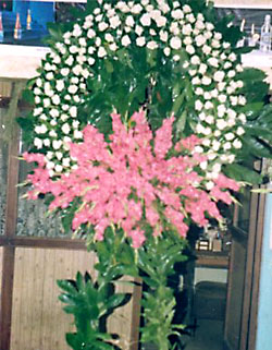 Cenaze çelenk , cenaze çiçekleri , çelengi  Bingöl Gölüm Çiçek internetten çiçek satışı 