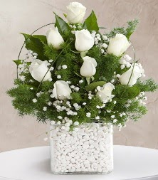 9 beyaz gül vazosu  Bingöl Gölüm Çiçek çiçek satışı 